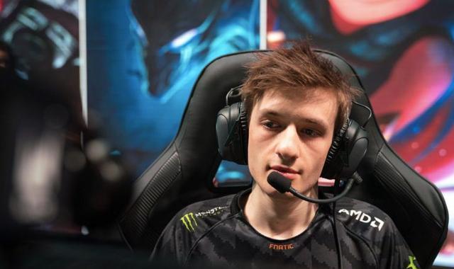 PSG逆转FNC，Knight绝境逆转的简单介绍