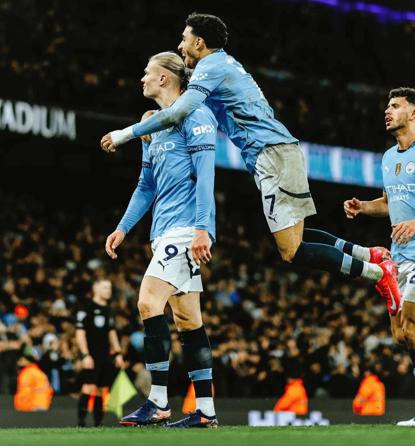 九游体育官方入口-包含曼城客场战平比利亚雷亚尔，保持不败纪录的词条