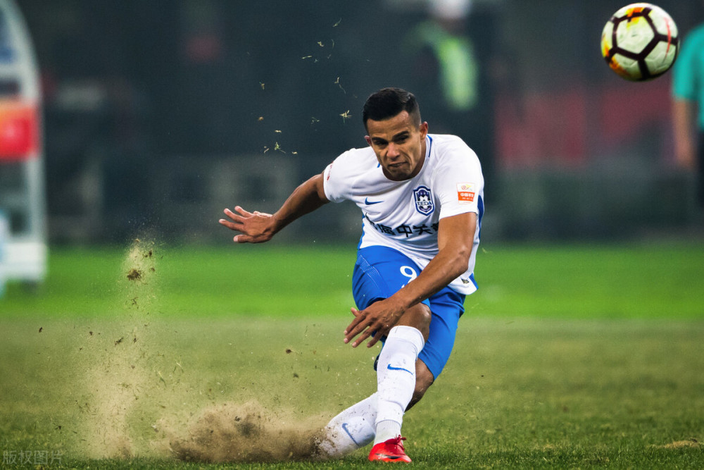 九游体育直播-天津双雄对抗，泰达与天海互不相让的简单介绍