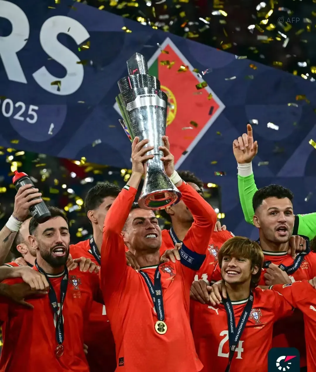 足球欧洲争霸赛事掀起高潮，球队决心夺得胜利的简单介绍