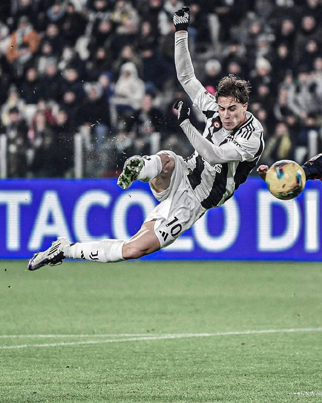 尤文图斯惊险胜出,晋级足球赛半决赛 尤文图斯惊险胜出,晋级足球赛半决赛