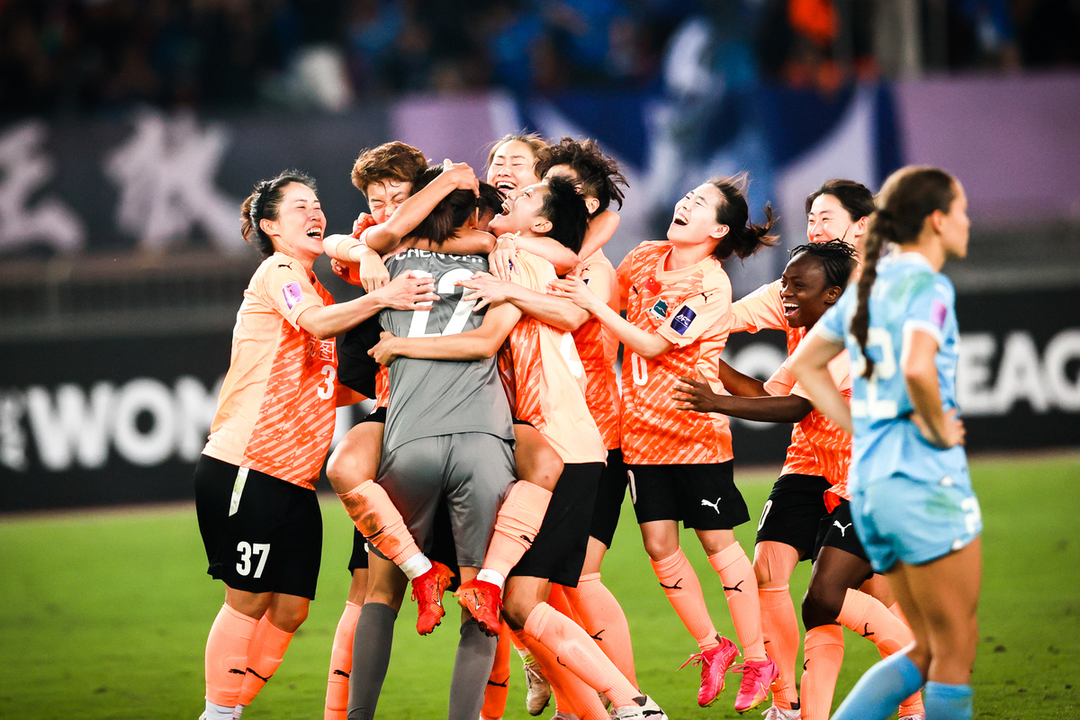 日本队横扫对手，积分榜首获女足联赛冠军