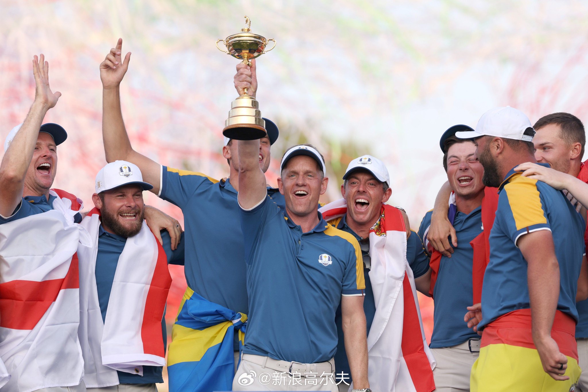 包含欧洲国家锦标赛赛场上的气氛轻松愉快的词条 包含欧洲国家锦标赛赛场上的气氛轻松愉快的词条