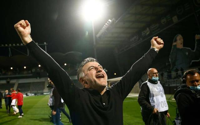 里尔跌入低谷,球队需要尽快调整状态 里尔跌入低谷,球队需要尽快调整状态