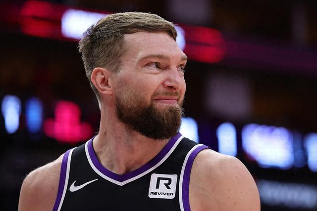 九游中国-包含猛龙强势澳大利亚男篮,萨博尼斯三分雨点燃全场的词条