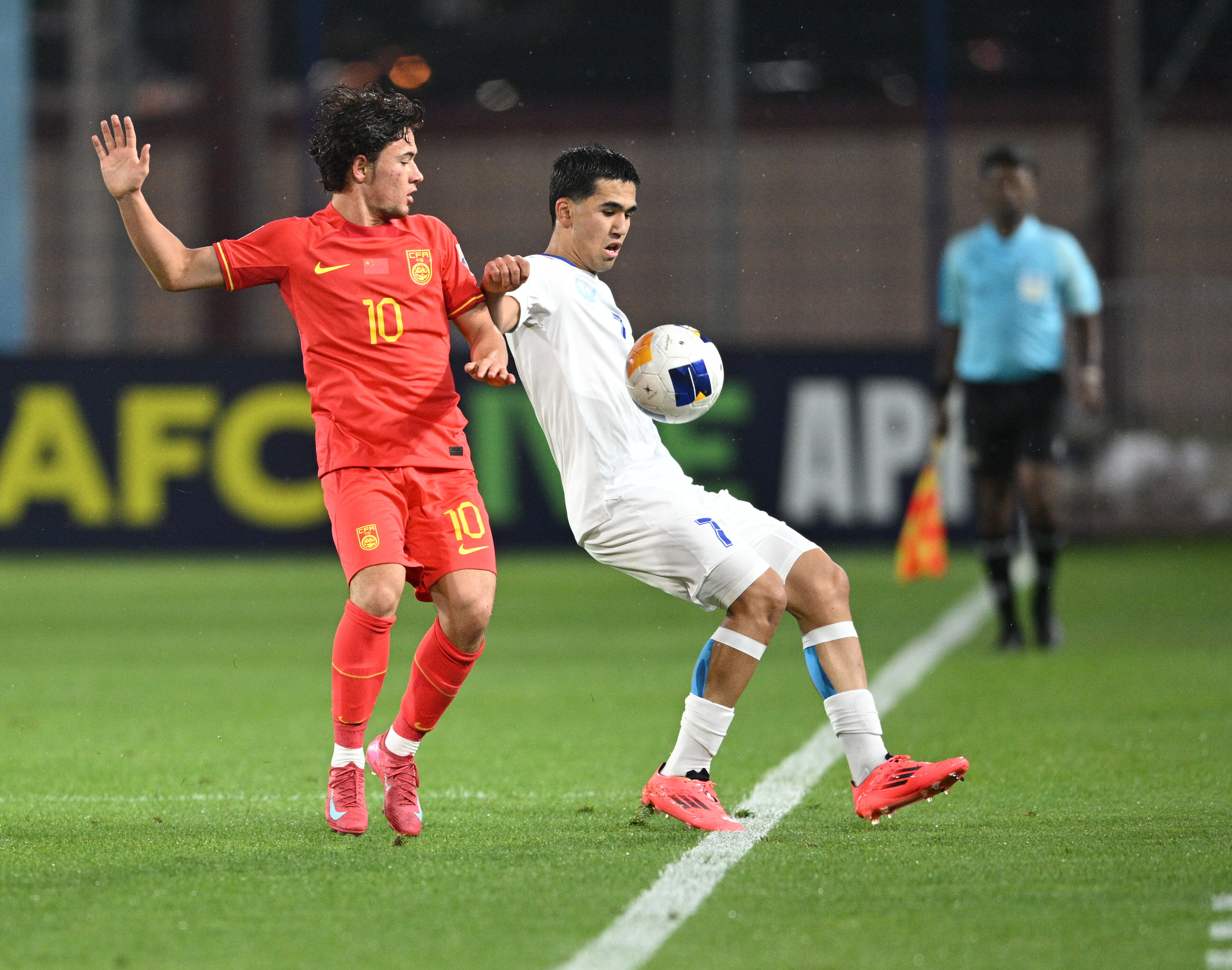 关于亚眠力克对手，取得新赛季首胜的信息