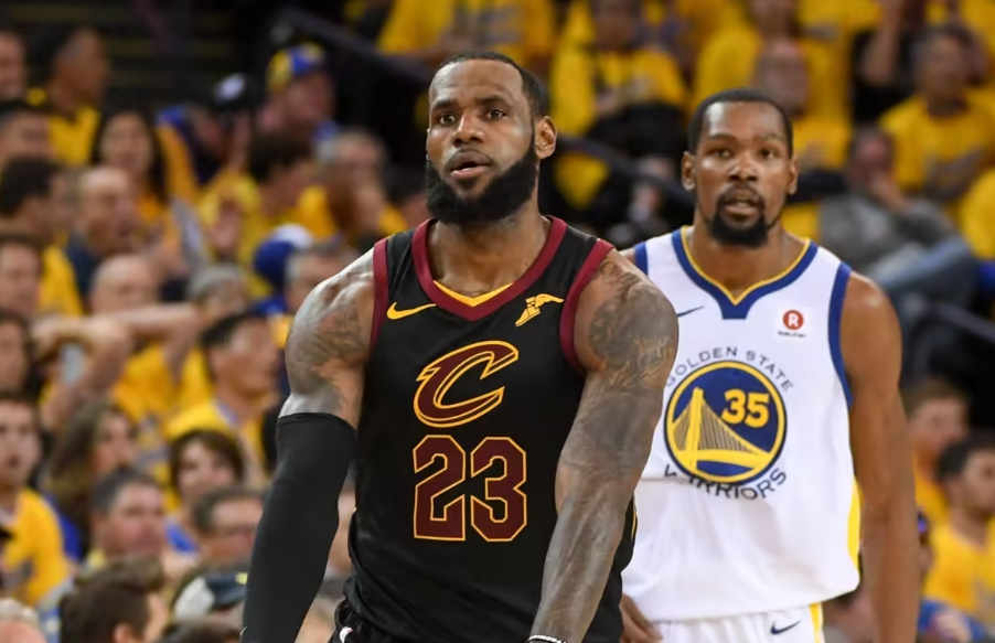 新疆队横扫勇士,詹姆斯状态火热 新疆队横扫勇士,詹姆斯状态火热