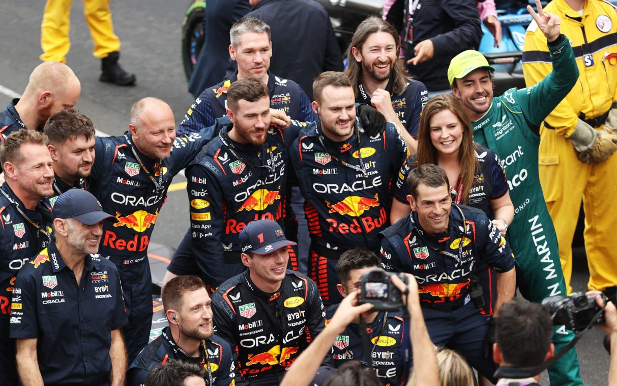 红牛车队碾压法拉利,阿隆索刷新纪录的简单介绍 红牛车队碾压法拉利,阿隆索刷新纪录的简单介绍