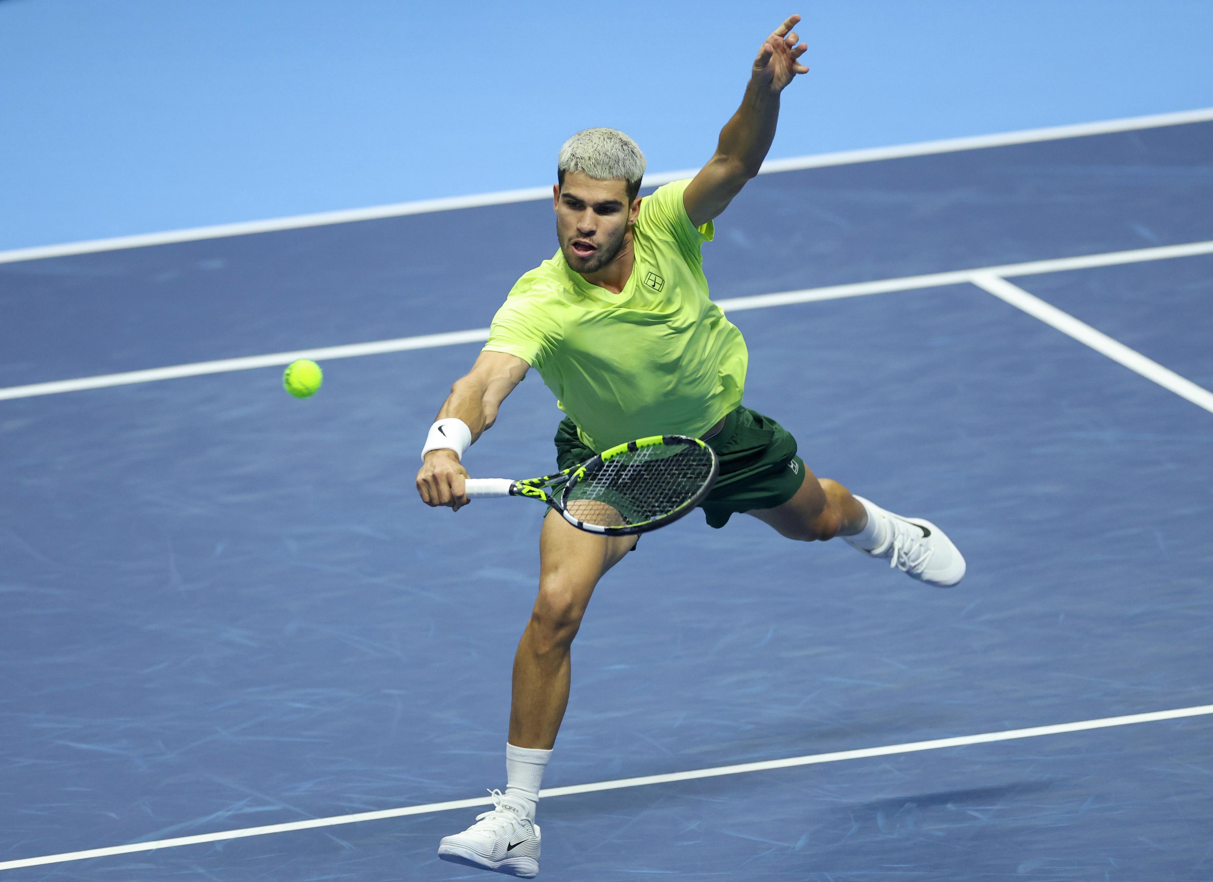 包含美网险胜ATP总决赛，阿尔卡拉斯关键制胜的词条