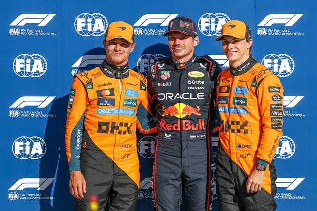 九游体育-红牛车队鏖战迈凯伦，塞恩斯扛起全队的简单介绍