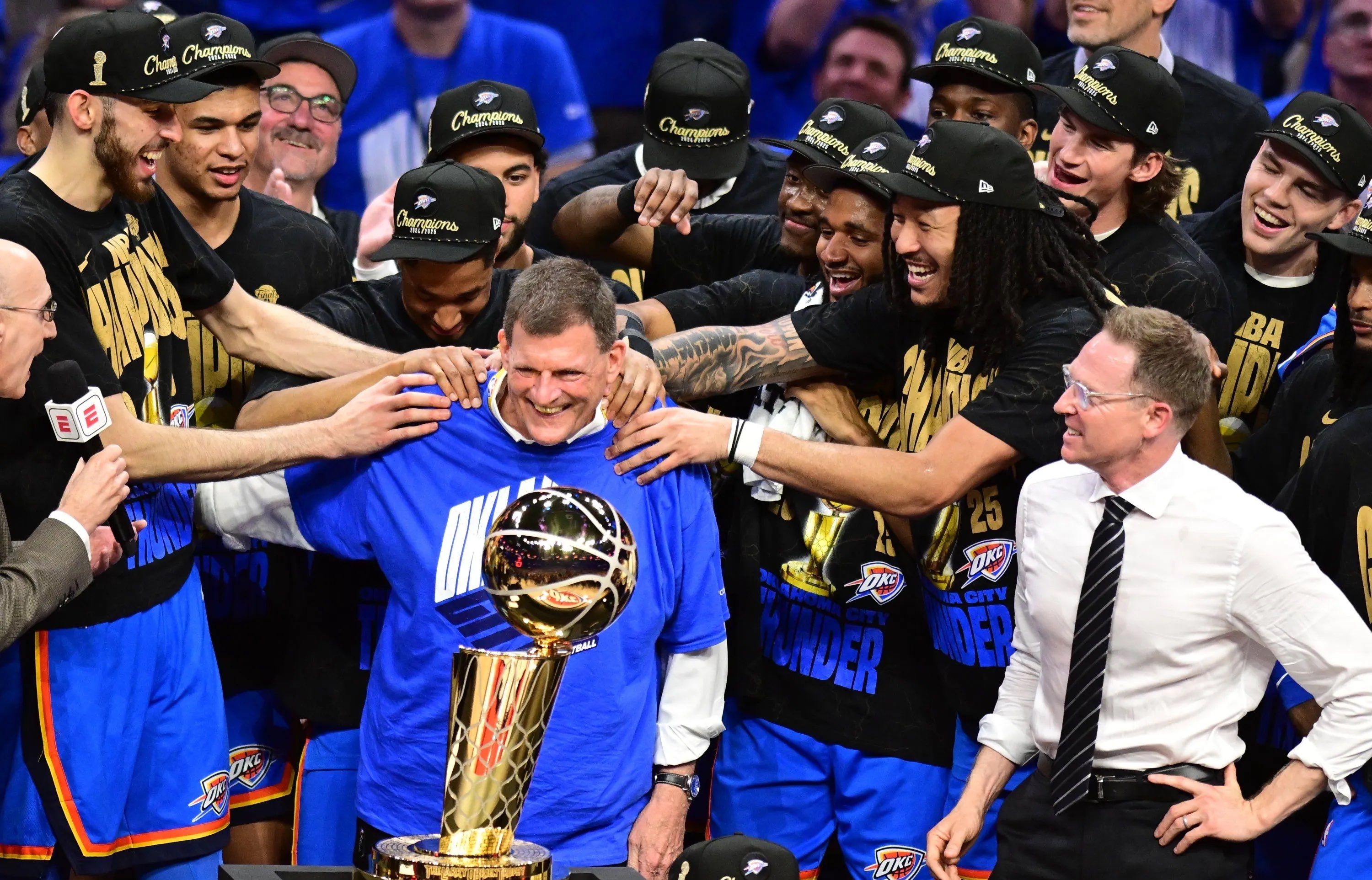 九游app下载-凯尔特人翻盘雷霆，布克扛起全队