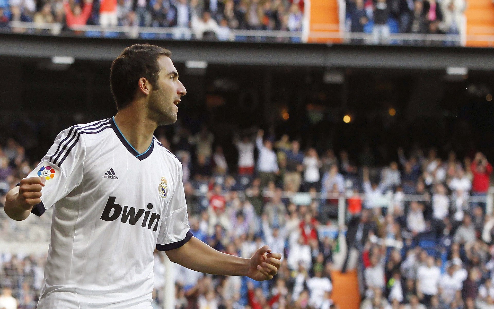 萨卡一锤定音,荷兰战术革新下的关键先生诞生